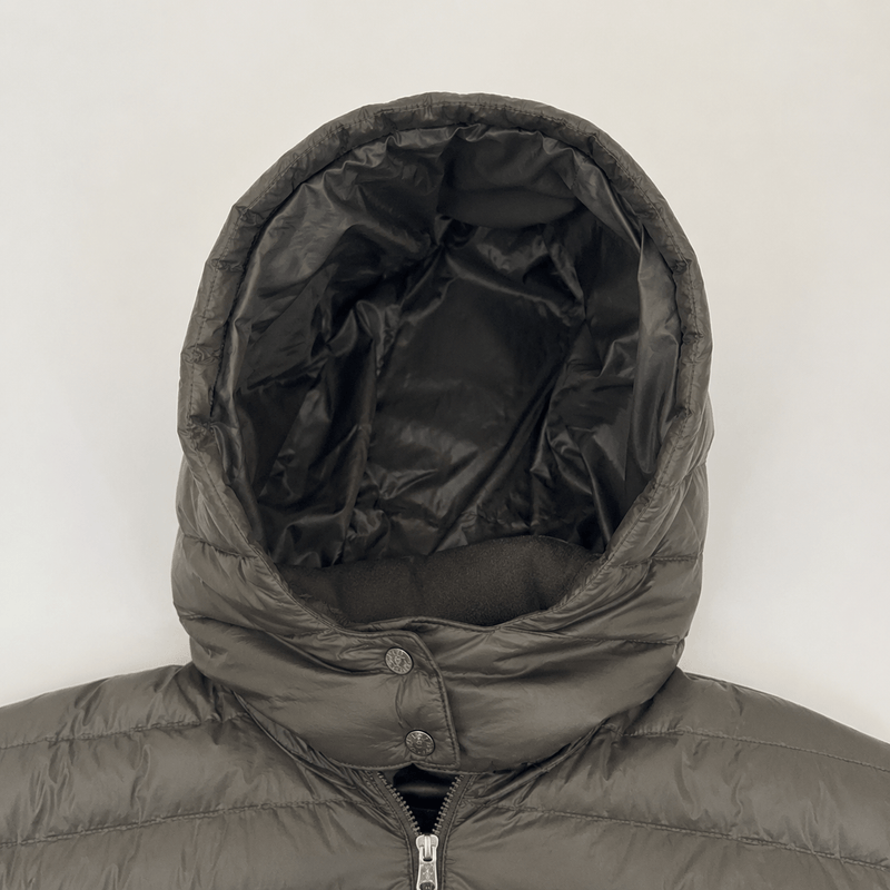 HOOD DETAIL